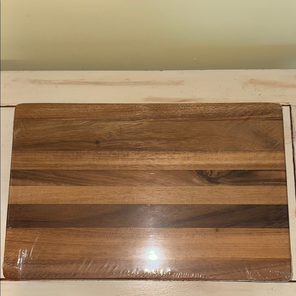 Walnut Cutting Board - Picture 3 of 4